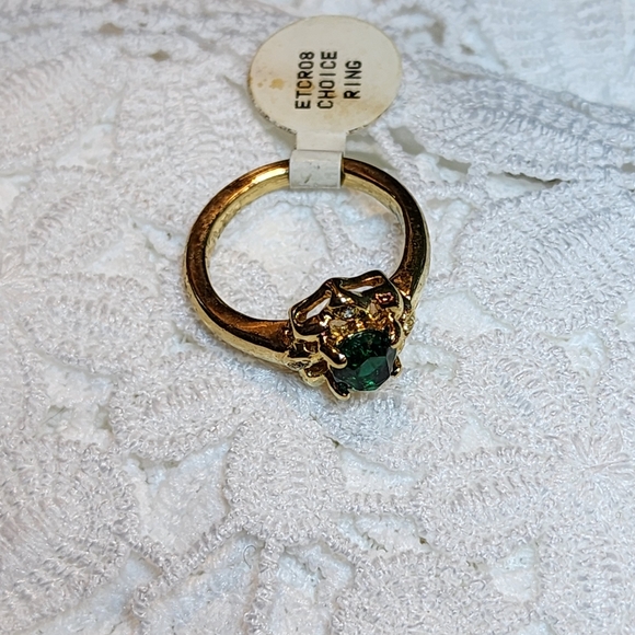 Vintage Elegant Gold Plated and Faux Emerald Green CZ Ring SIZE 7.5 - Picture 5 of 13
